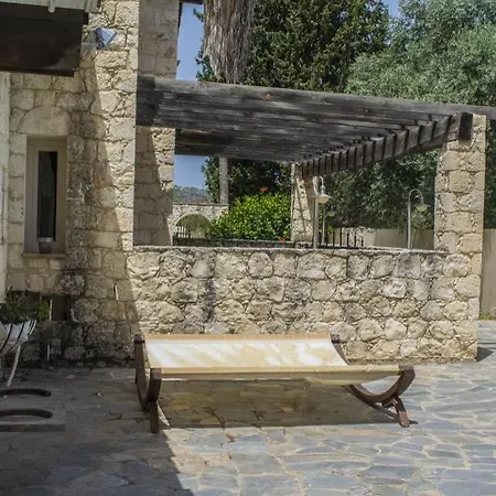 Saint Andronikos House Βίλα Γουδί