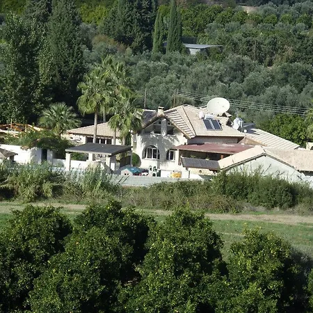 Villa Saint Andronikos House Gudí