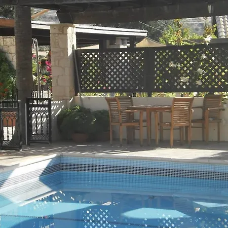 Villa Saint Andronikos House *