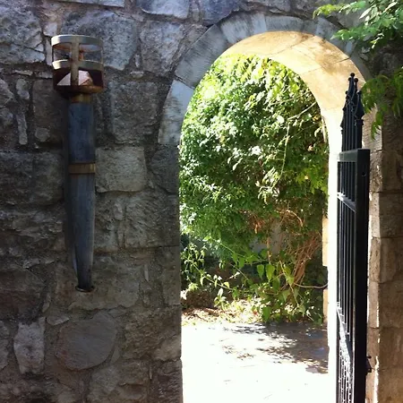 Saint Andronikos House Goudhi