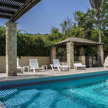 Villa Saint Andronikos House Gudí